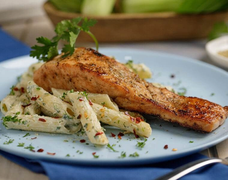 Fotos cuaresma Pietran Pasta corta con Salmon